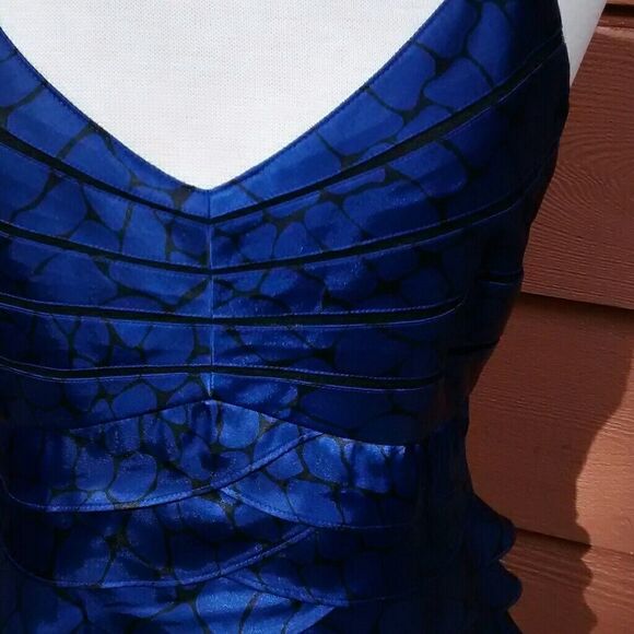 Eliza J Evening Dress - Picture 2 of 7